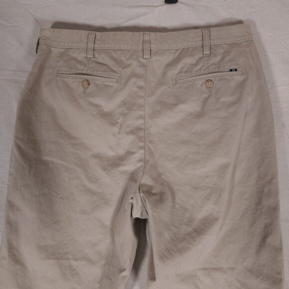 Nautica Classic Fit The Deck Pant Straight Leg Khaki Pants 38x30 RUNS SMALL - Picture 12 of 16